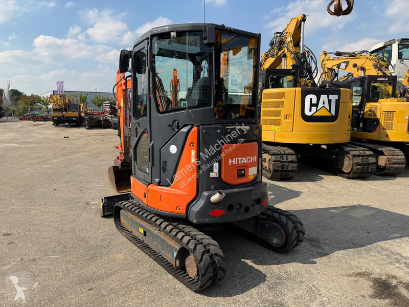 Excavadora Hitachi ZX33U-5 .