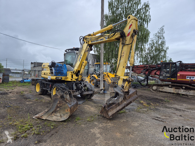 Pelle New Holland 36