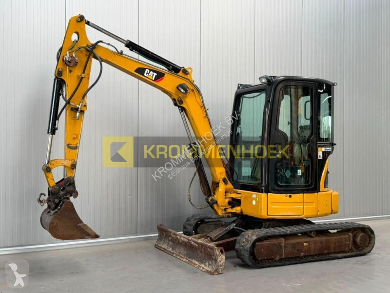 Graafmachine Caterpillar 3035 CR