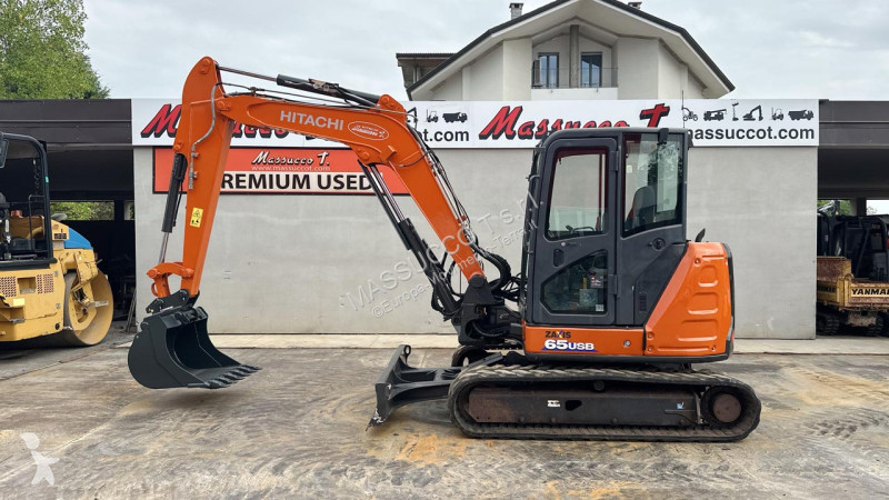 Екскаватор Hitachi ZX65USB-5 CLR