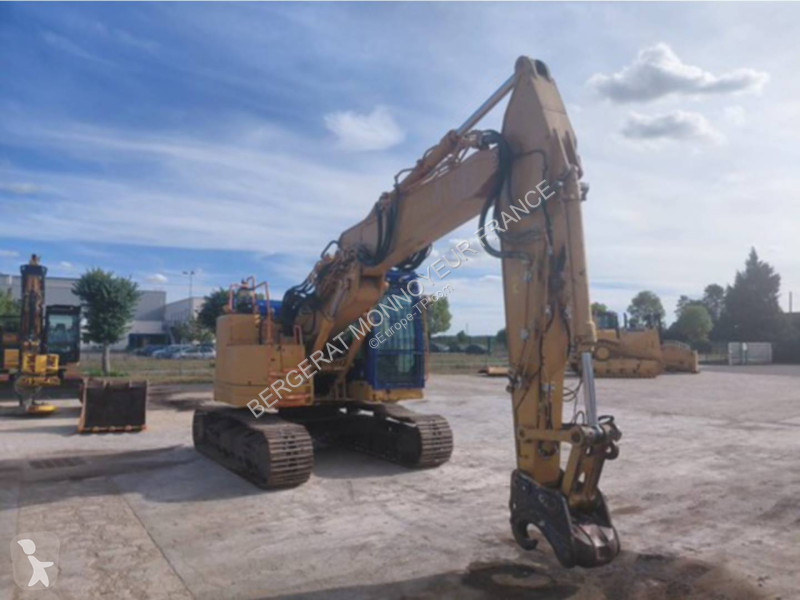 Escavadora Caterpillar 325F CR