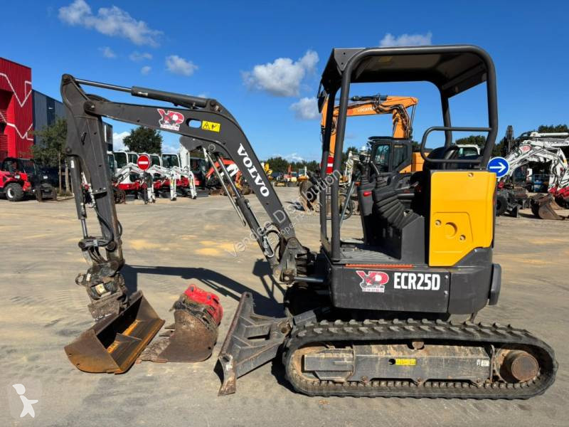 Escavadora Volvo ECR25D