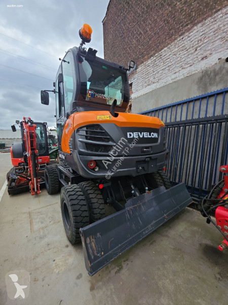 Экскаватор Develon  dx57w-7