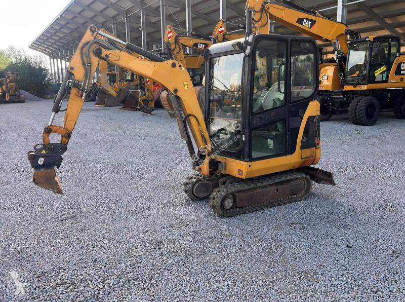 Escavadora Caterpillar