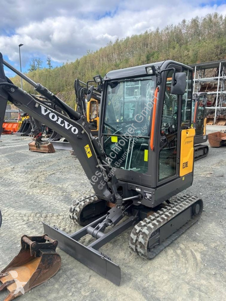 جرافة Volvo EC 18 E