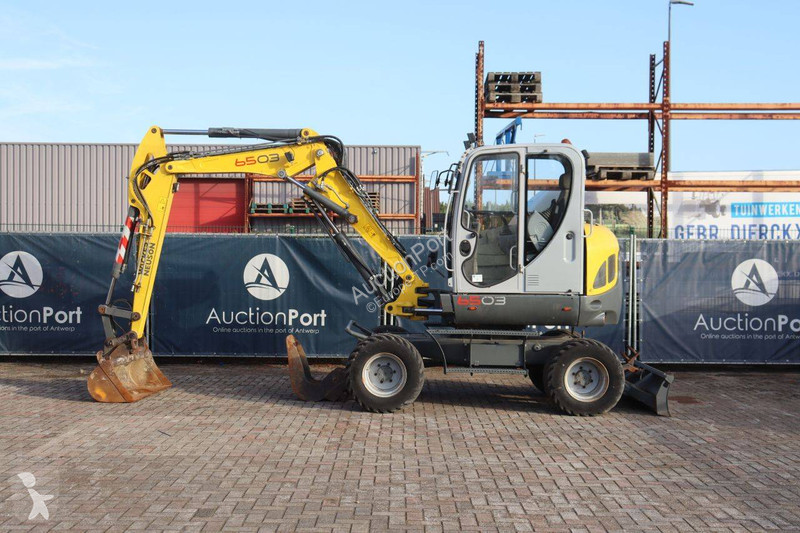 جرافة Neuson 6503