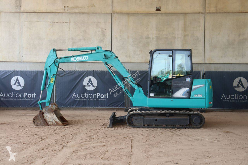 جرافة Kobelco 8