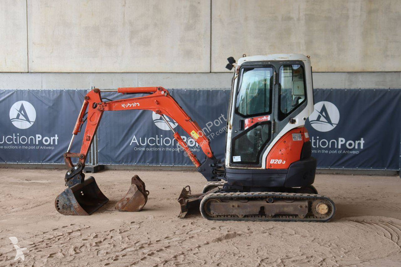 جرافة Kubota -3EU