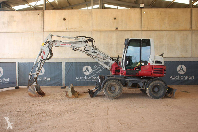 جرافة Takeuchi TB295W
