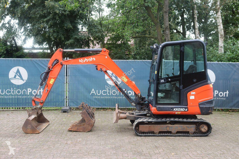 Excavadora Kubota KX030-4