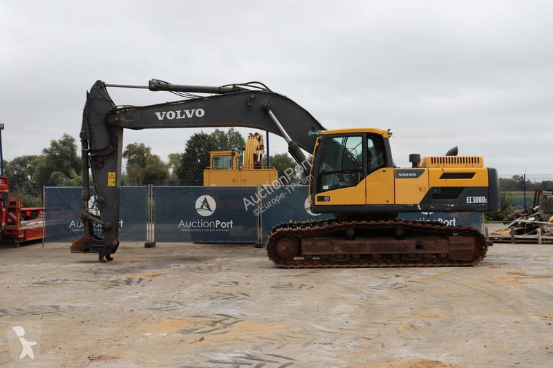 جرافة Volvo L
