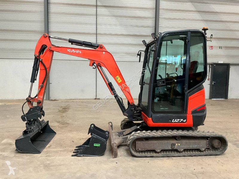 جرافة Kubota 274