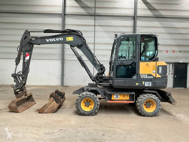 جرافة Volvo EW 60 E powertilt
