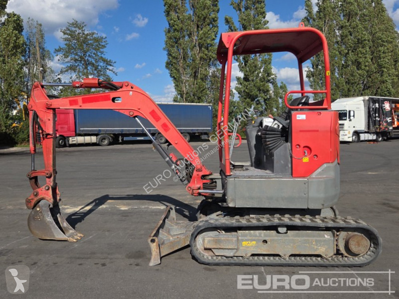جرافة Volvo ECR25D