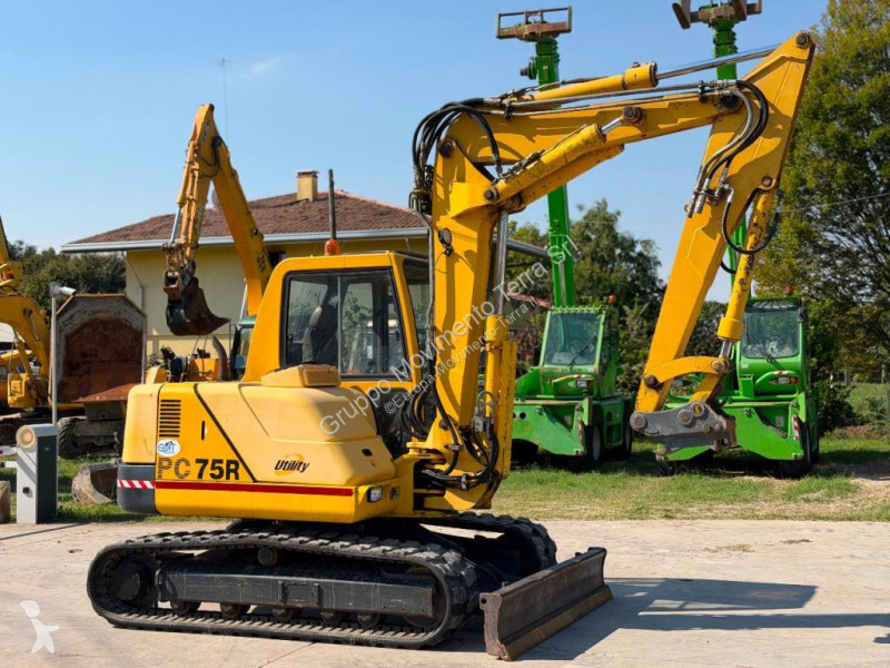 جرافة Komatsu PC75R