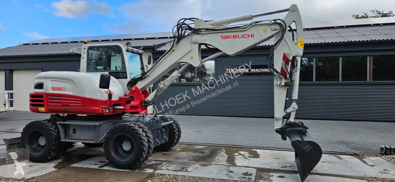 جرافة Takeuchi TB 295W
