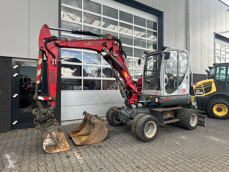 جرافة Wacker Neuson 2