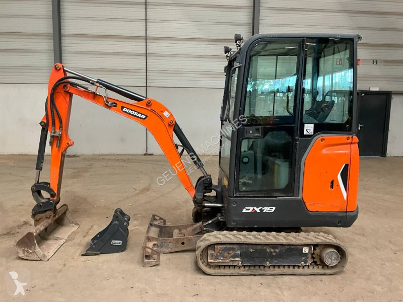 Skovel Doosan DX 19