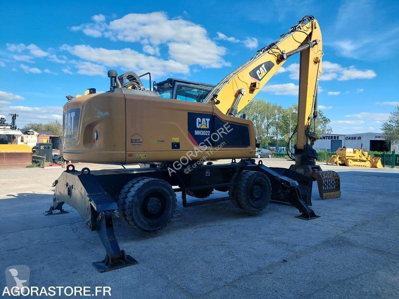 جرافة Caterpillar MH3022