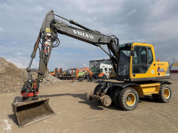 Volvo gumiabroncsos kotrógép