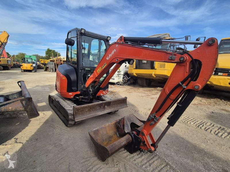 جرافة Kubota 274 Series