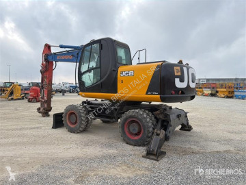 Pelle sur pneus JCB