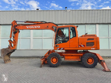 جرافة على عجلات Volvo