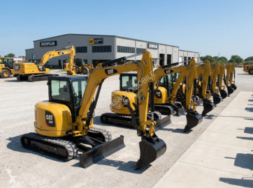 Excavator pe şenile Caterpillar noua