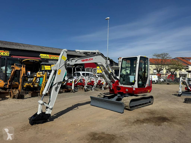 Skovel Takeuchi