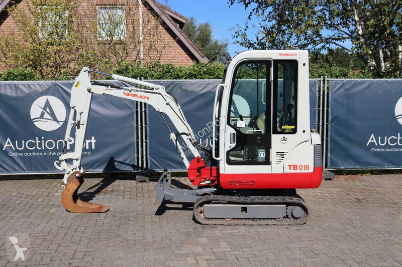 Skovel Takeuchi