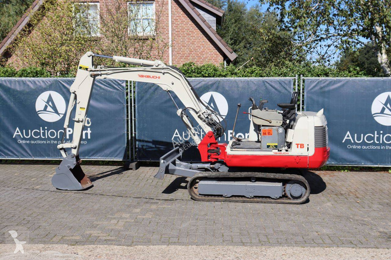 Skovel Takeuchi