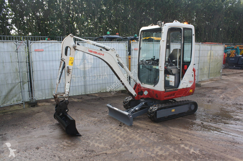 Skovel Takeuchi TB216
