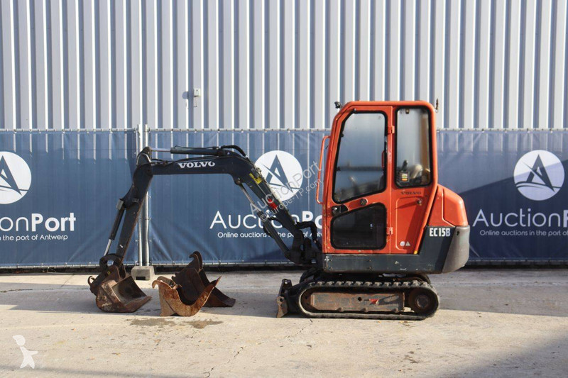 Pelle Volvo EC15B