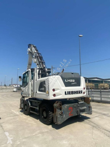 Pelle sur pneus Liebherr
