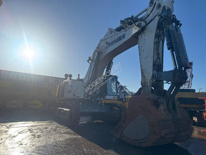Escavadora Liebherr B