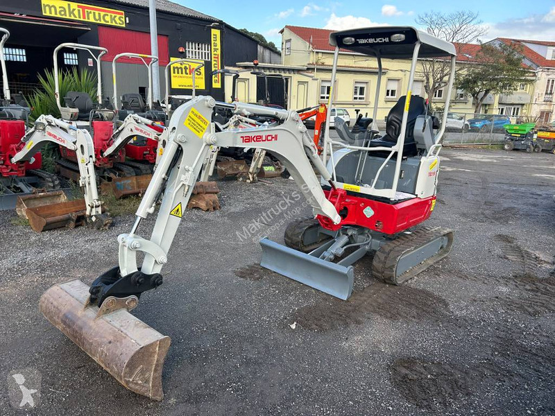 Escavadora Takeuchi