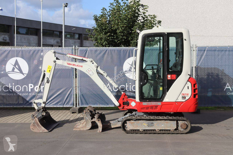 Rýpadlo Takeuchi TB216