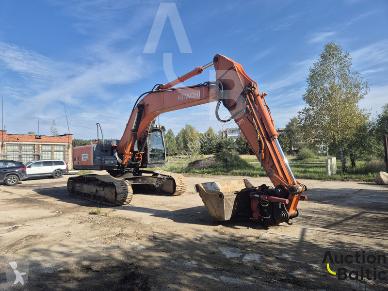 Excavator Hitachi LC3