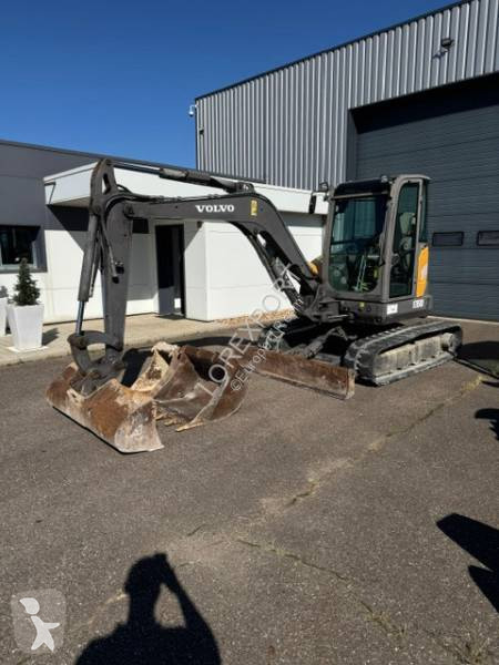Pelle Volvo ECR 50 D