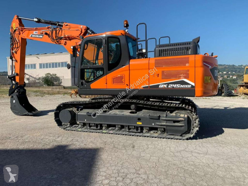 Pelle Develon DX245 NHD