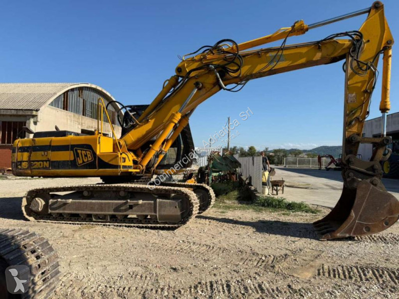 جرافة JCB 220
