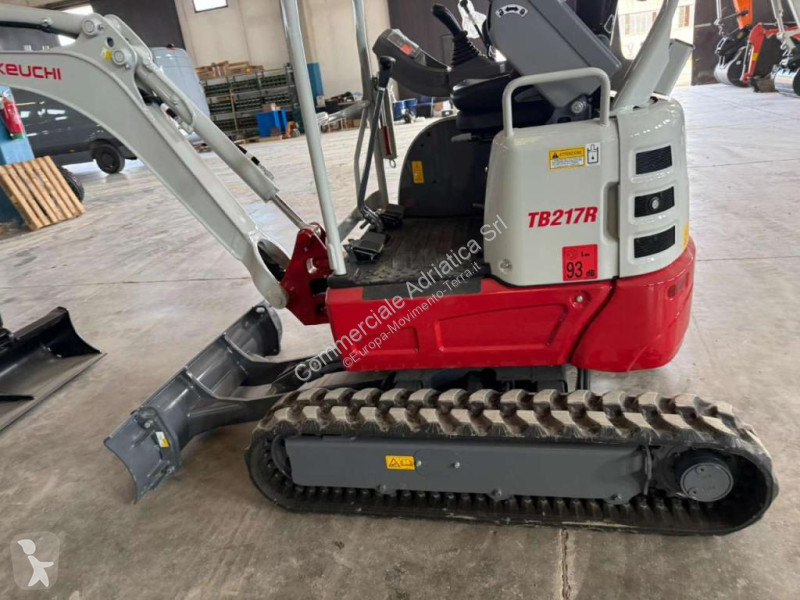 Pelle Takeuchi TB217-R