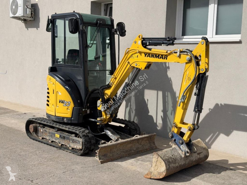 جرافة Yanmar Vio23