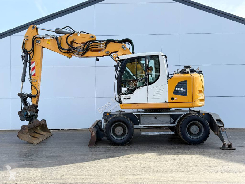 Pelle Liebherr A - Triple Boom / 2 extra Buckets!