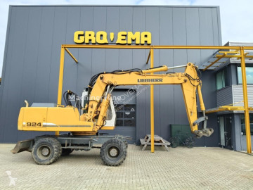 Pelle sur pneus Liebherr