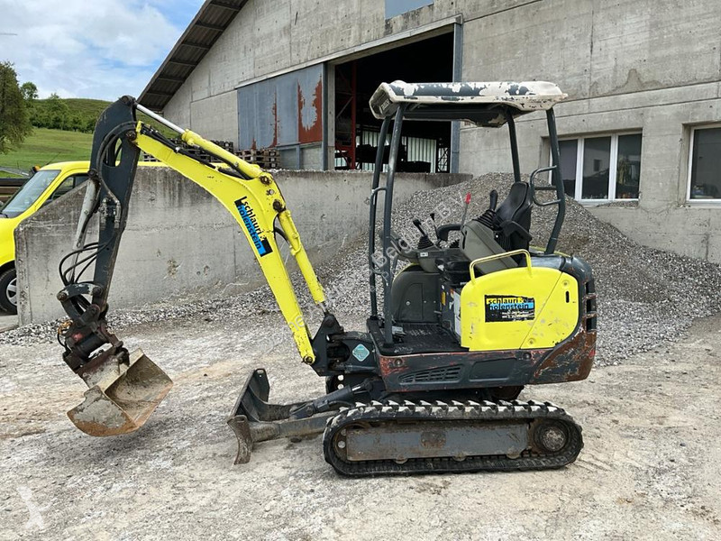Pelle Takeuchi TB216