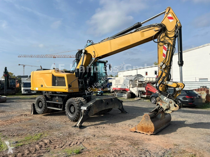 Excavator Caterpillar F...