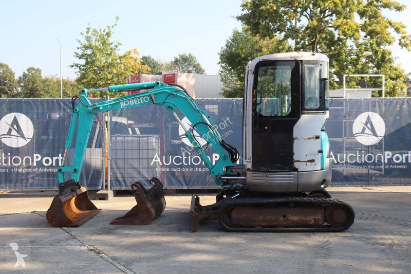 جرافة Kobelco SK25SR