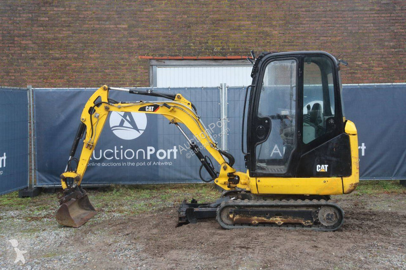 Багер Caterpillar