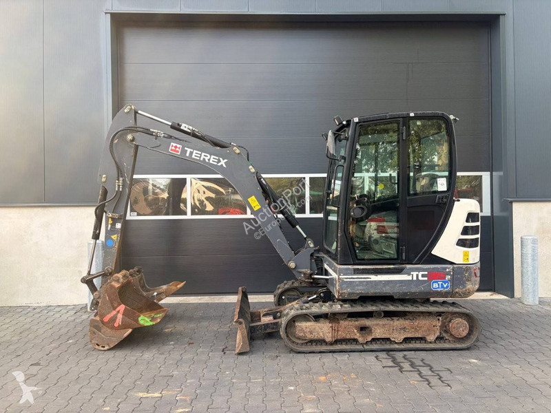 Pelle Terex T035